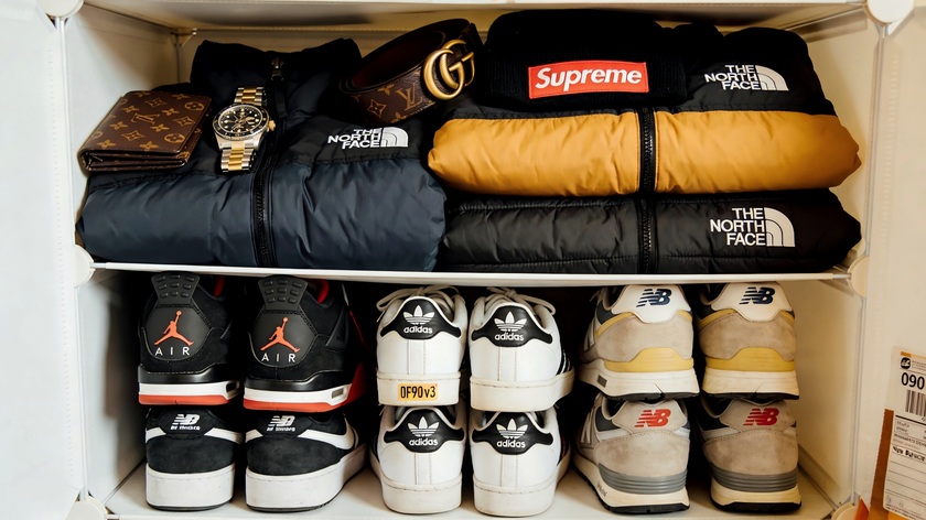 Supreme x North Face, Jordan 4 — Replica Regal